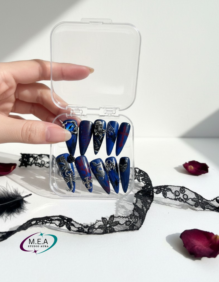 Nuit Abyssale — Press-on Nails Gothiques Bleu Nuit & Noir