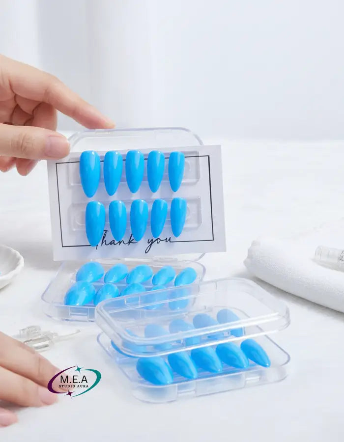 Bleu Aquarius – Press-on nails faits main