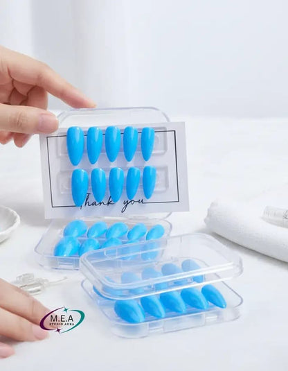 Bleu Aquarius – Press-on nails faits main