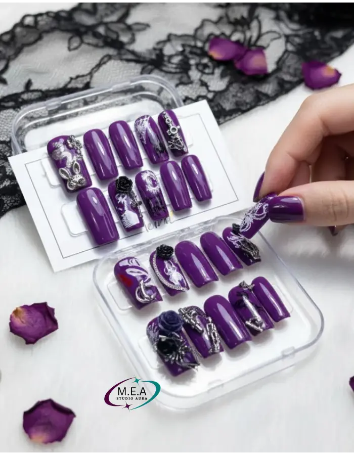 Prune Gothique – Press-on nails faits main
