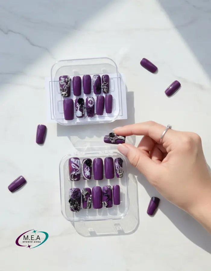 Prune Gothique – Press-on nails faits main