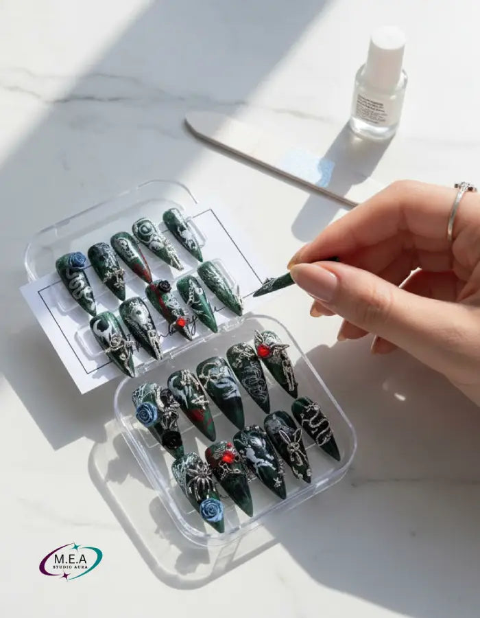 Rituel Sylvestre – Gothique Vert Forest - Press on nails fait main