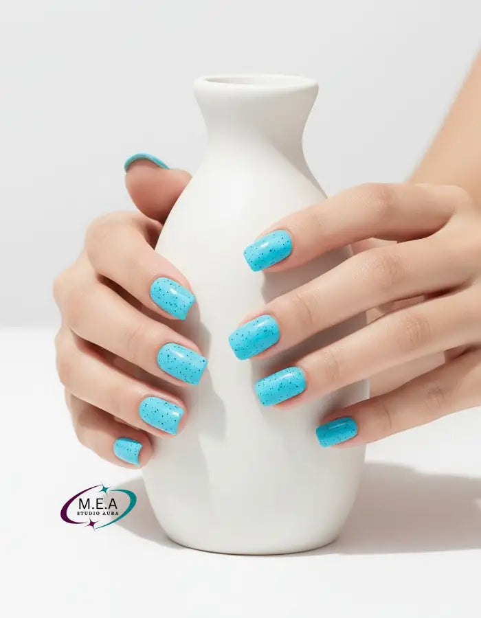 Press-on nails minimalistes points noirs – faux ongles