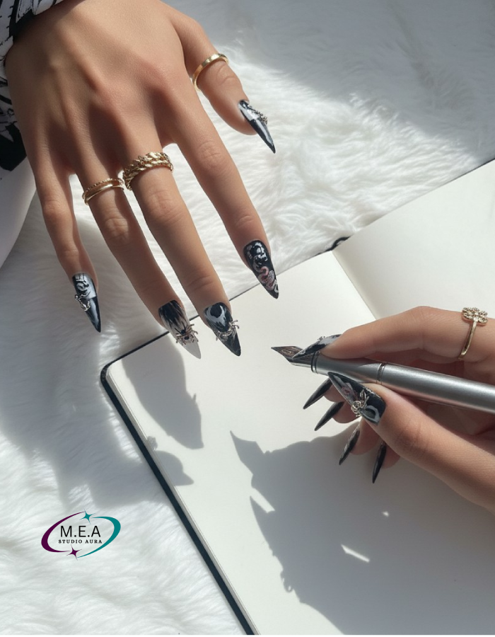 Nocturne Carmin – Press-on nails gothiques noir & blanc