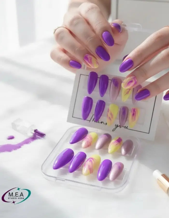 Press-on nails -