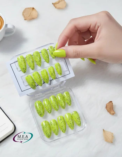 Soleil Éclatant – Press-on nails faits main