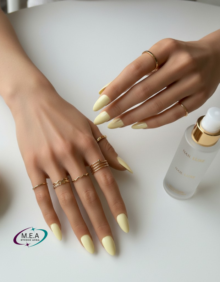 Press-on nails faits main - faux ongles jaune