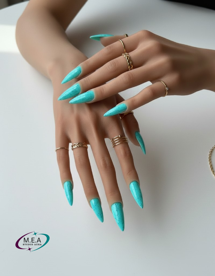 Press-on nails minimalistes points noirs – faux ongles