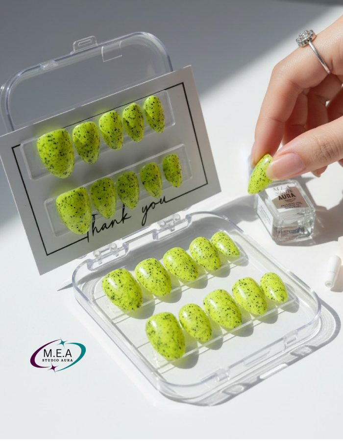 Soleil Éclatant – Press-on nails faits main