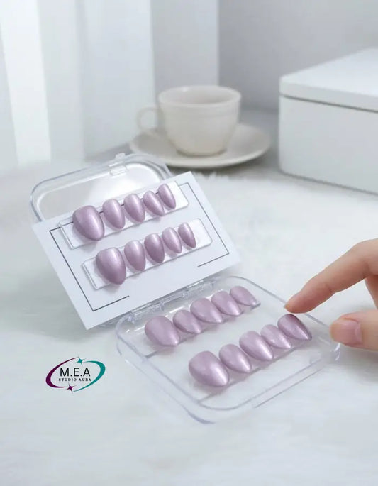 Brume Nacrée – Press-on nails faits main