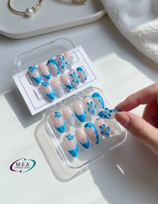 Bleu Profond Élégance – Press-on nails faits main