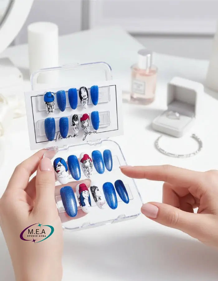 Regards Chromatiques – Press-on nails Cat Eyes visages artistiques