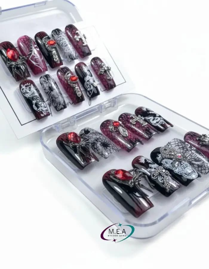 Nuit Macabre – Press-on nails faits main