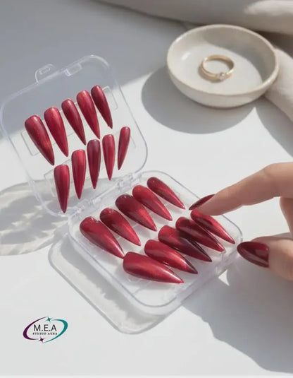 Flamme Rouge – Press-on nails faits main