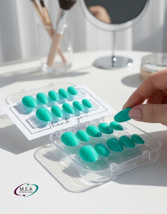Émeraude Glow – Press-on nails faits main