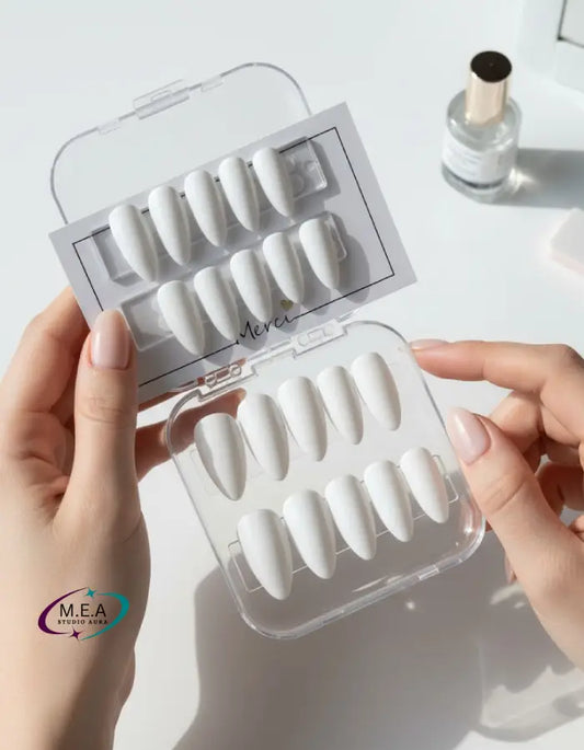 Blanc Intemporel – Press-on nails faits main