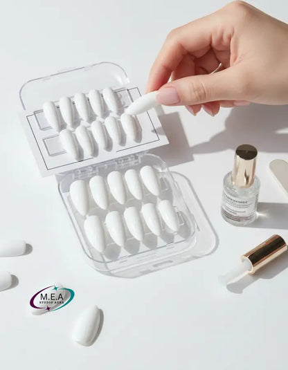 Blanc Intemporel – Press-on nails faits main