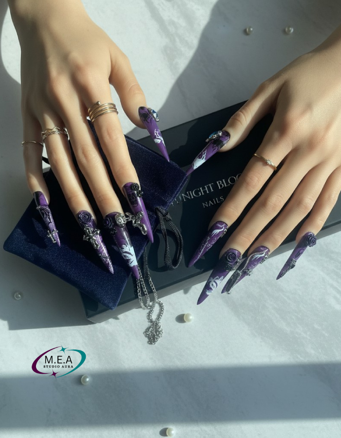 Purple Reign — Stiletto XXL Gothique