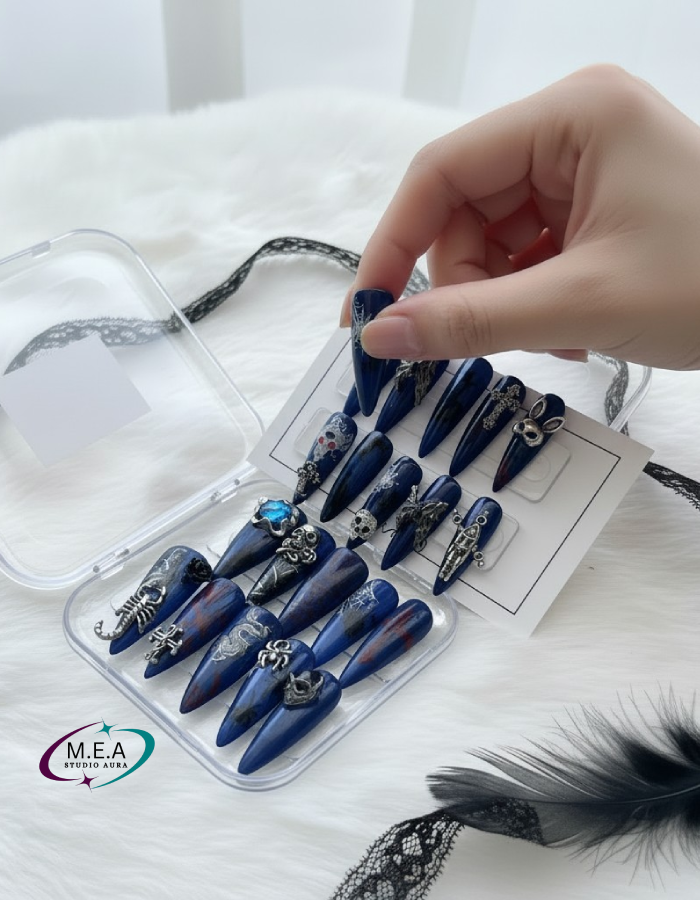 Nuit Abyssale — Press-on Nails Gothiques Bleu Nuit & Noir
