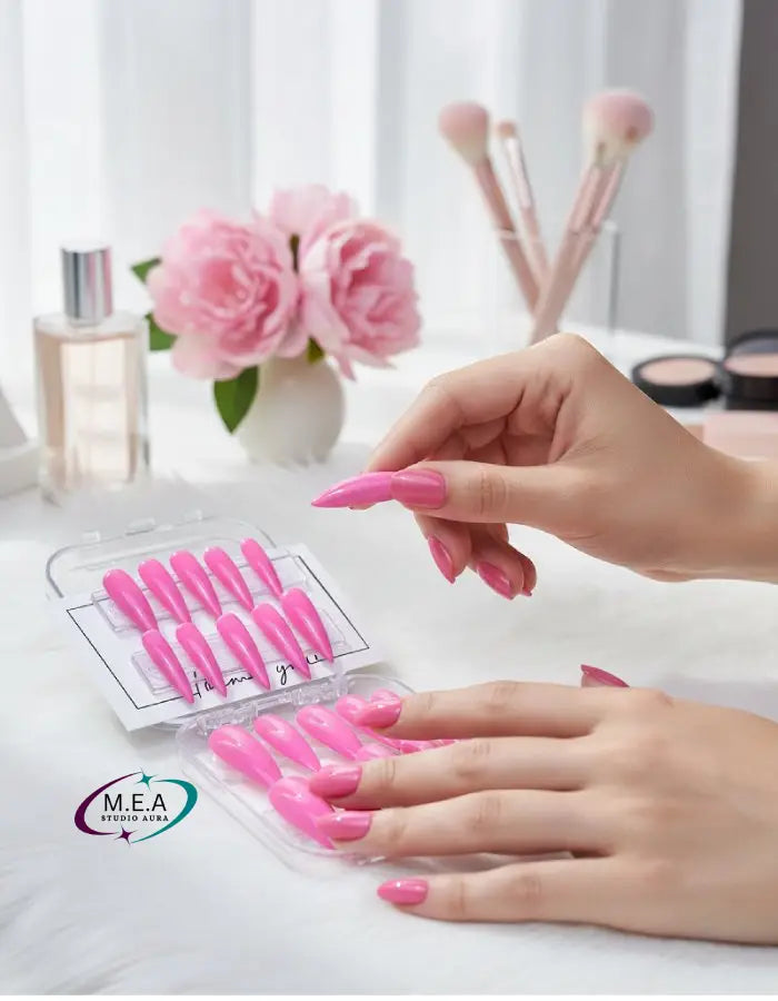 Rose Élégance – Press-on nails faits main