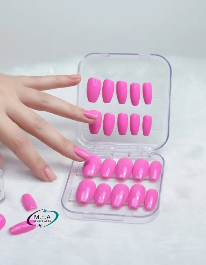 Rose Élégance – Press-on nails faits main