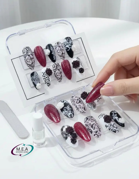 Dentelle Gothique – Press-on nails faits main