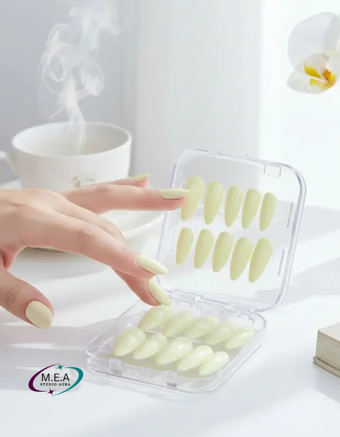 Press-on nails faits main - faux ongles jaune