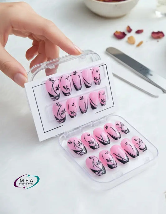Rose Nocturne – Press-on nails faits main