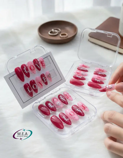 Love Écriture – Press-on nails faits main