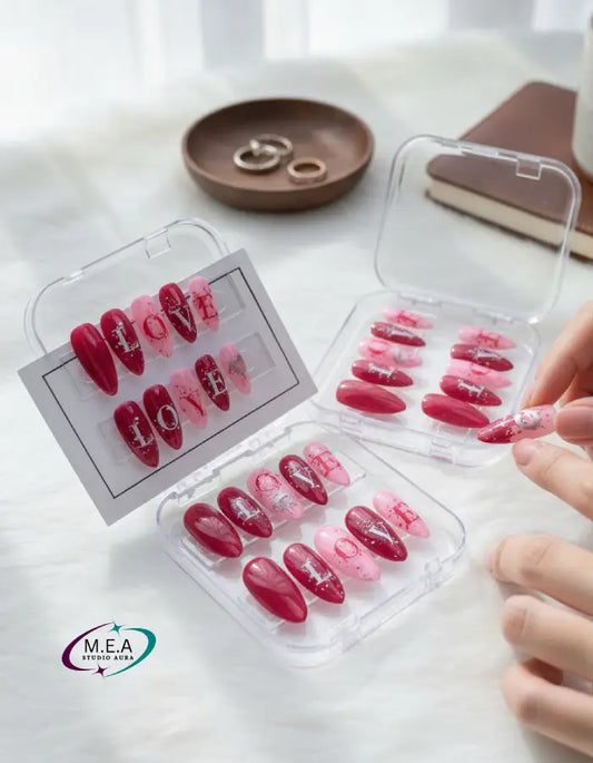 Love Écriture – Press-on nails faits main