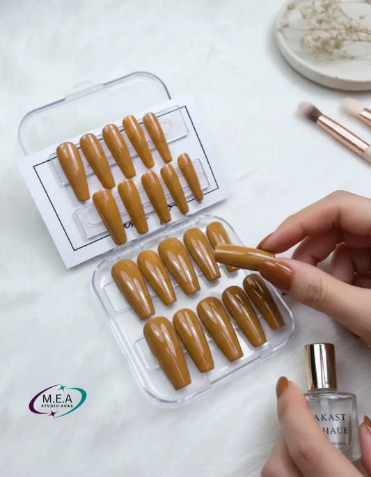 Caramel Élégance – Press-on nails faits main