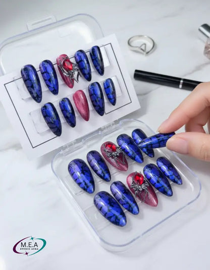 Trinity Arachnéa – Press-on nails faits main