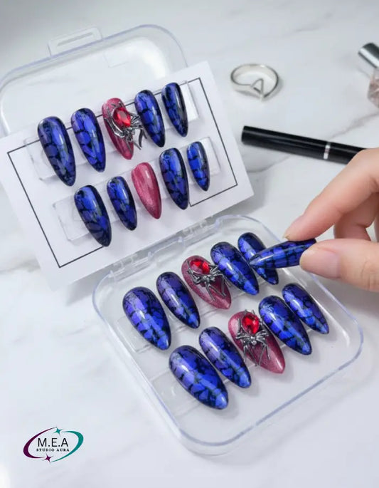 Trinity Arachnéa – Press-on nails faits main