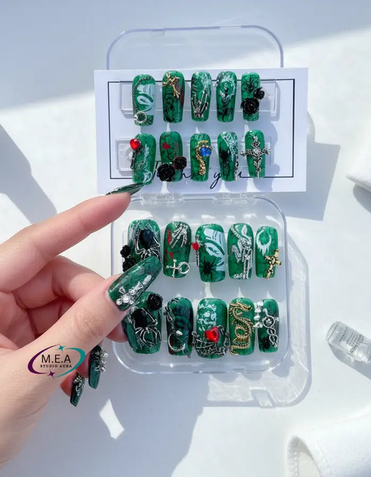 Vert Envoûtant – Press-on nails faits main
