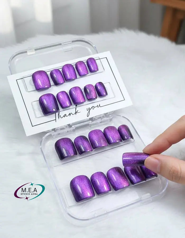 Mystère Violet – Press-on nails Cat Eye élégants