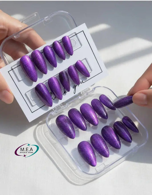 Mystère Violet – Press-on nails Cat Eye élégants